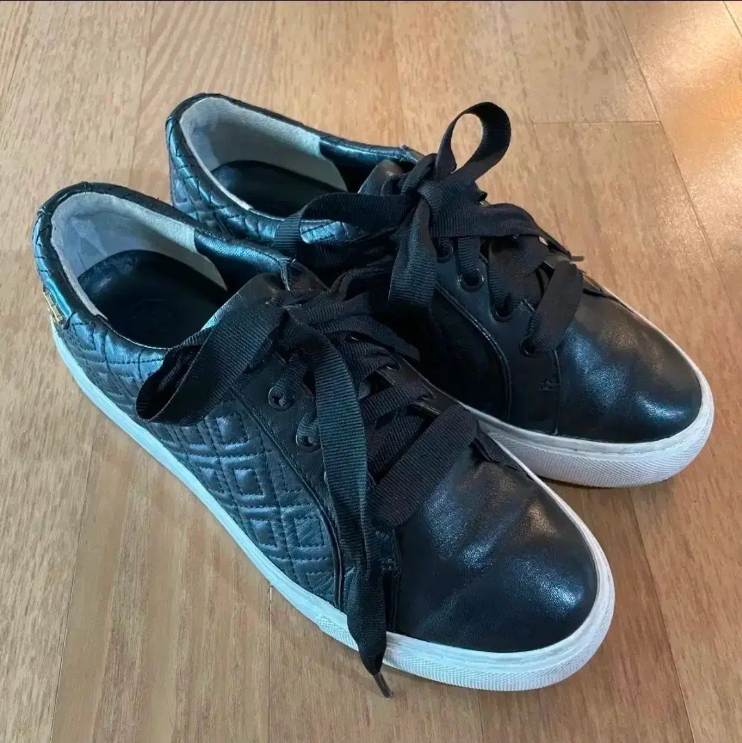 トリーバーチ マリオン キルト レースアップ スニーカー