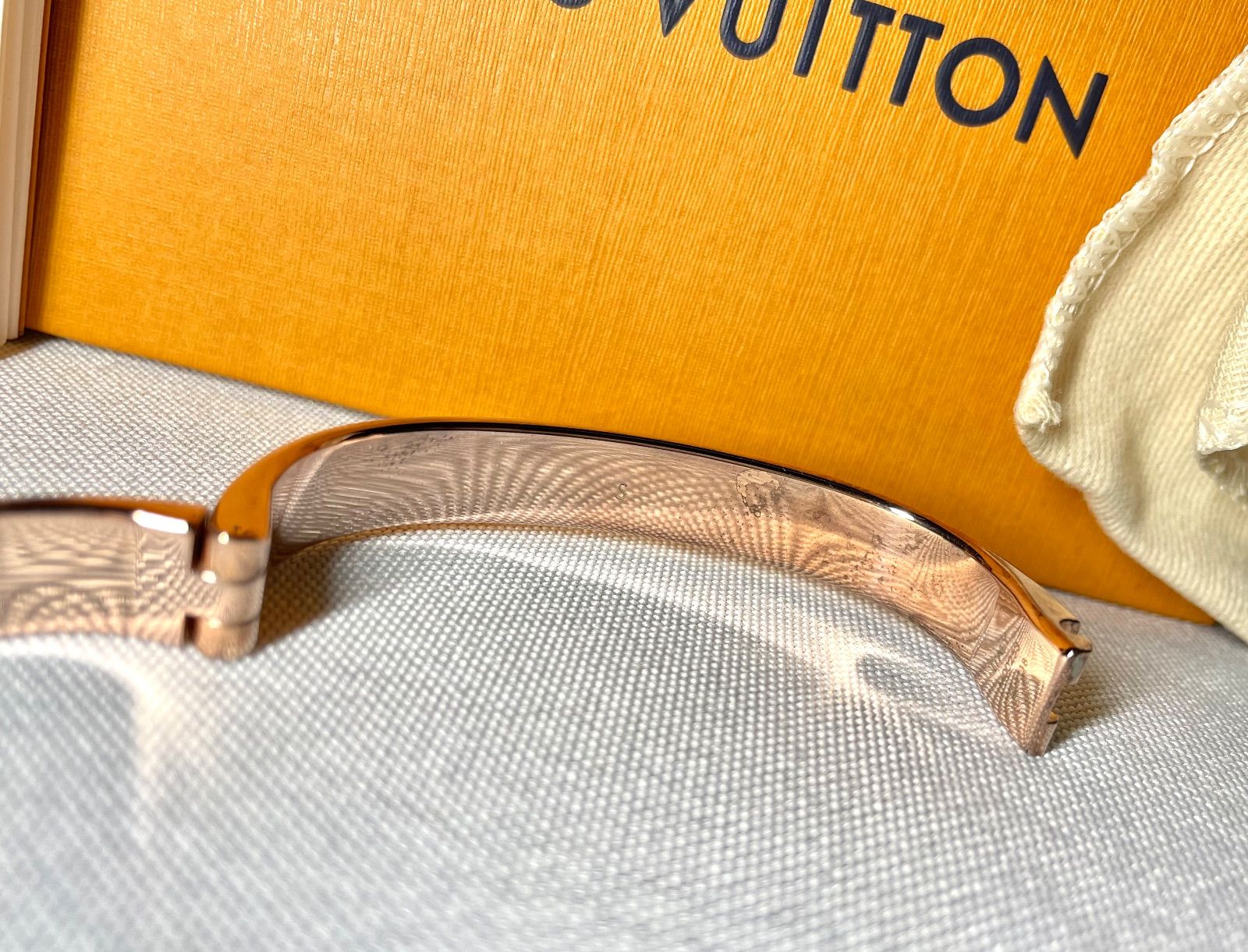 特価◆Louis Vuitton カフ ナノグラム ピンクゴールドバングル LOUIS VUITTON（ルイ・ヴィトン） カフ ナノグラム ブレスレット