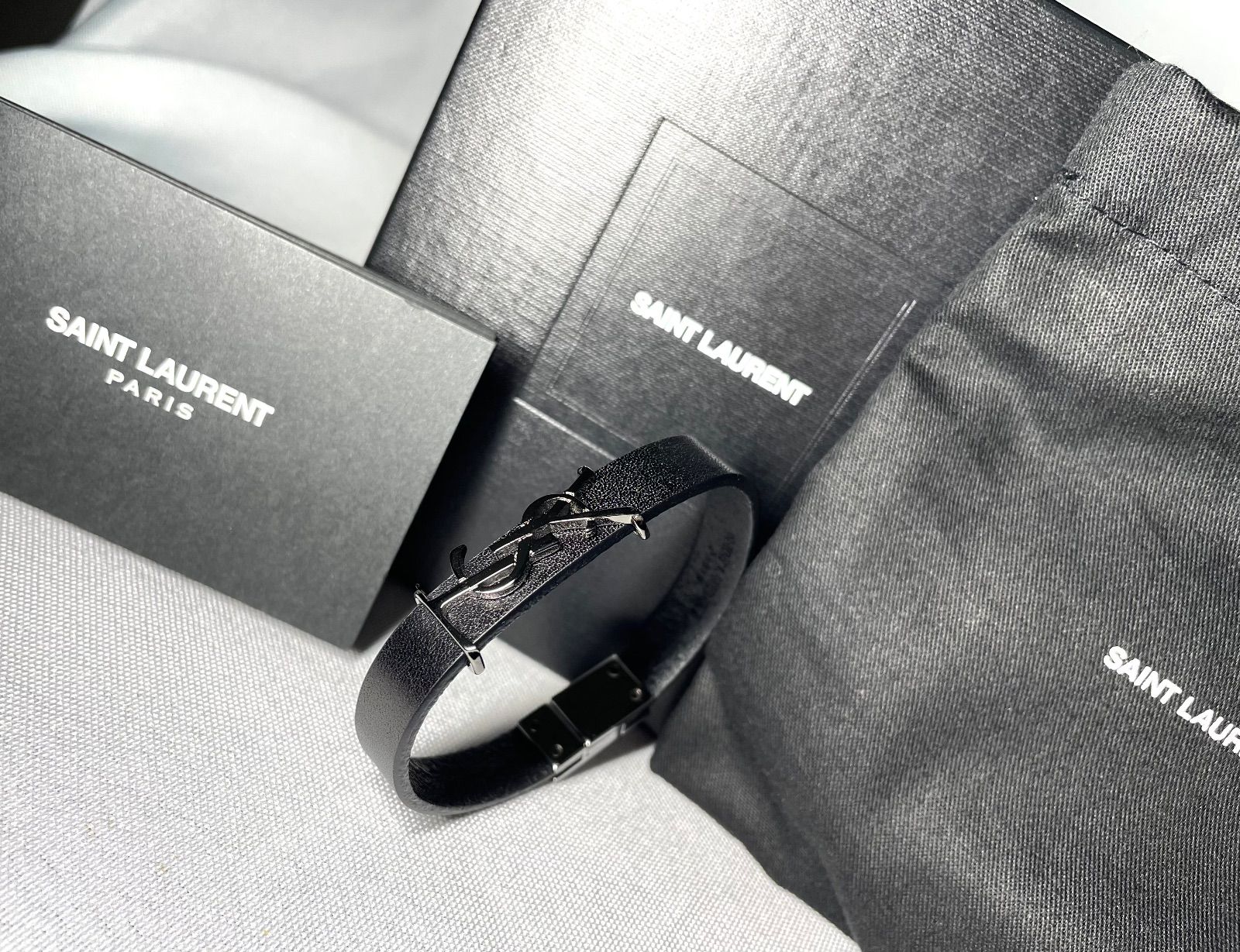 美品 Saint Laurent Paris サンローラン パリ YSLデザイン カサンドラ