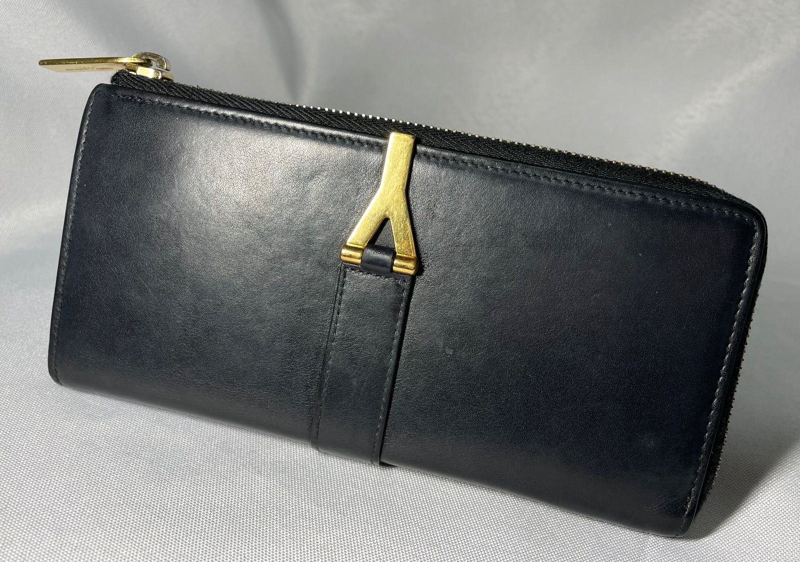 Saint Laurent Paris サンローランパリ Yゴールドプレート ブラックレザー L字ジップ長財布 黒 ウォレット コインケース 小銭入れ
