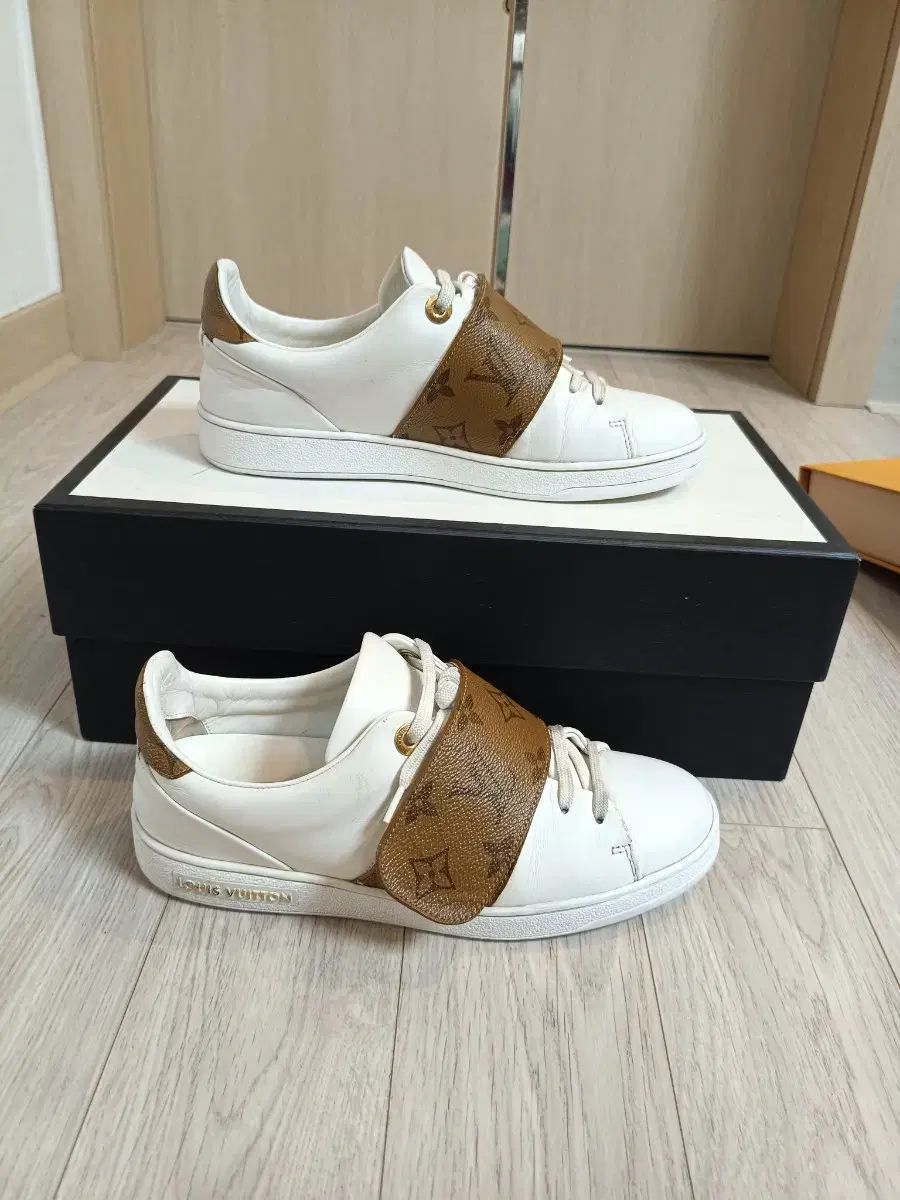 Louis Vuitton ルイヴィトン フロントロウ スニーカー 235 245