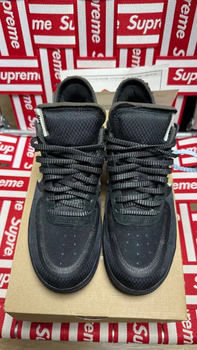 オフホワイト NIKE