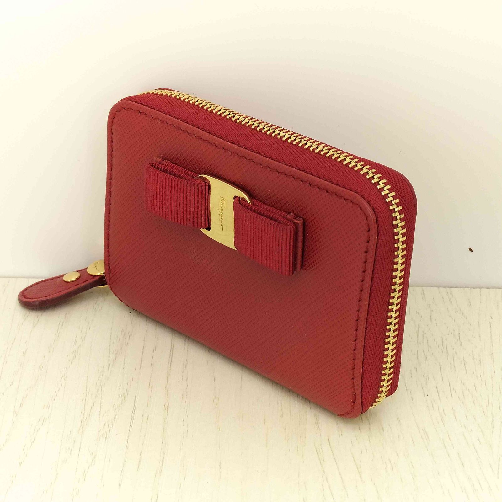 サルヴァトーレフェラガモ Salvatore Ferragamo ヴァラリボン コイン