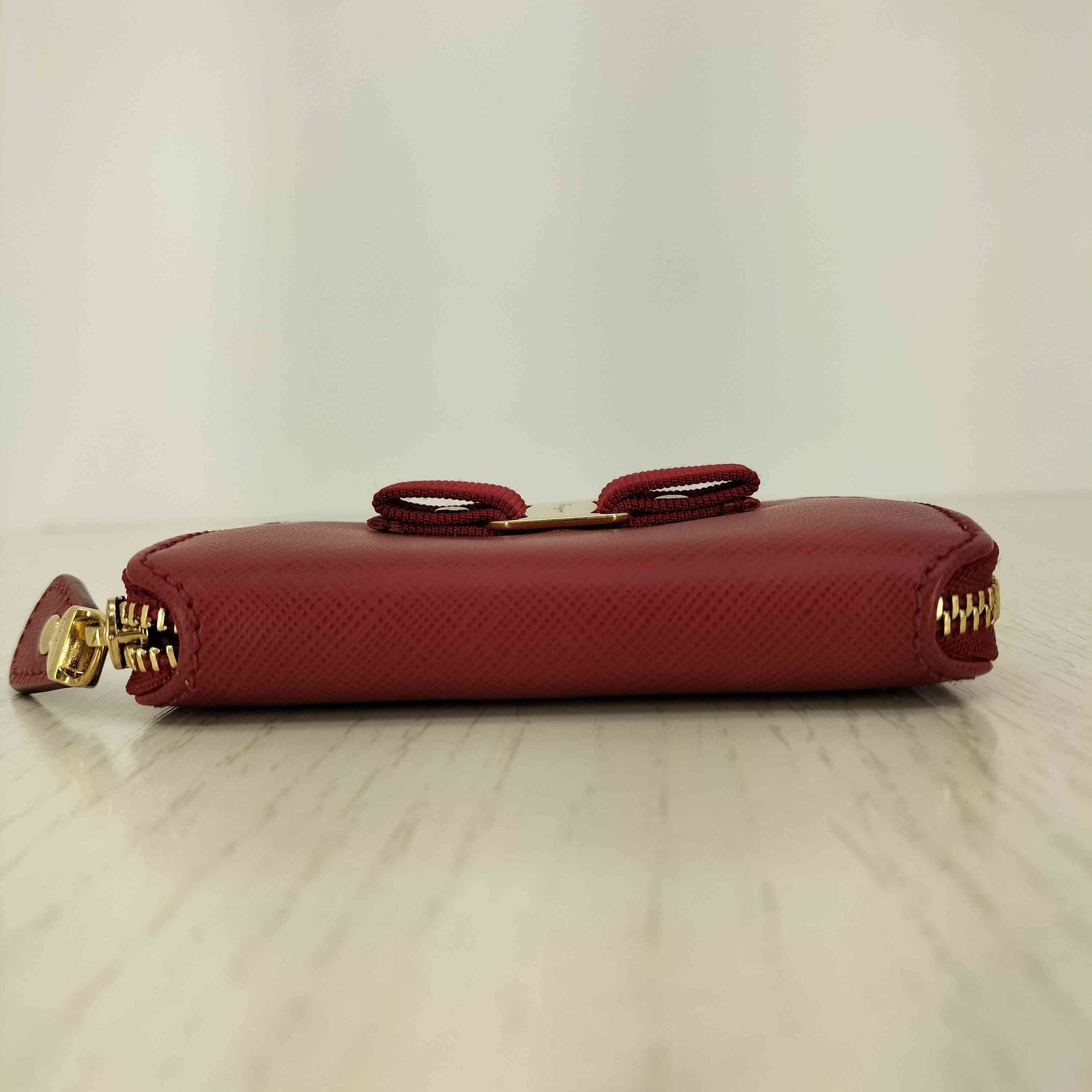 サルヴァトーレフェラガモ Salvatore Ferragamo ヴァラリボン コイン