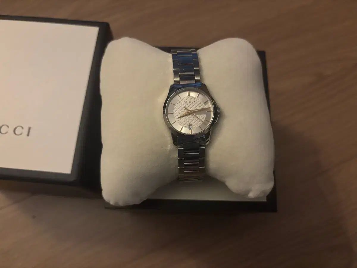 グッチ GOLD ハンド スチール メタルバンドウォッチ 126 5 28 mm レディース クオーツウォッチ