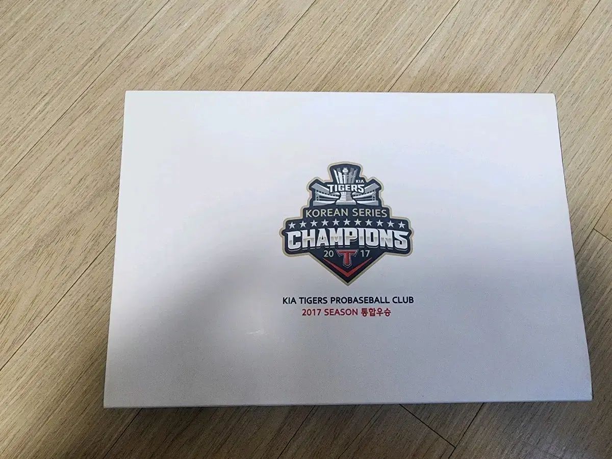 KIAタイガース 2017年 優勝 記念 バッジセット