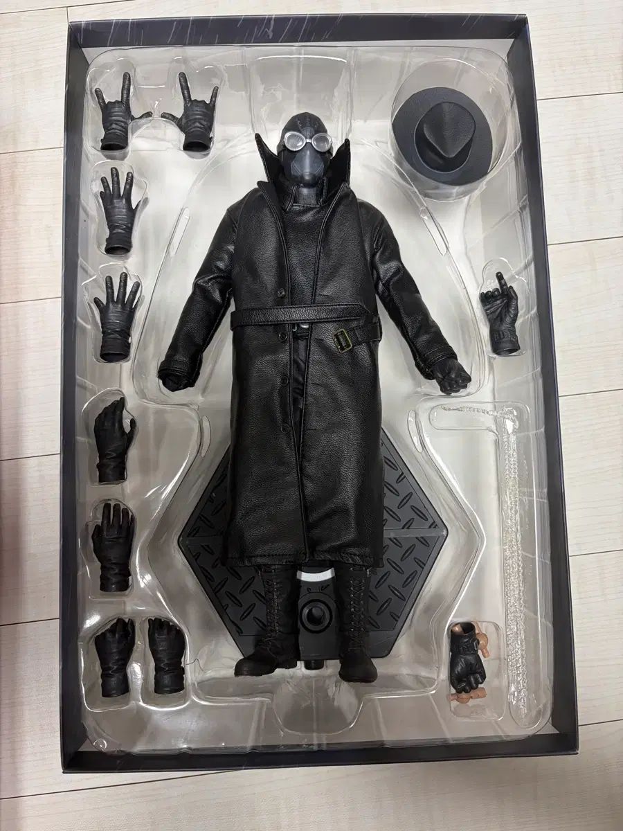 ホットトイズ グウェン スーパートイズ ブラック スパイダー ノワール