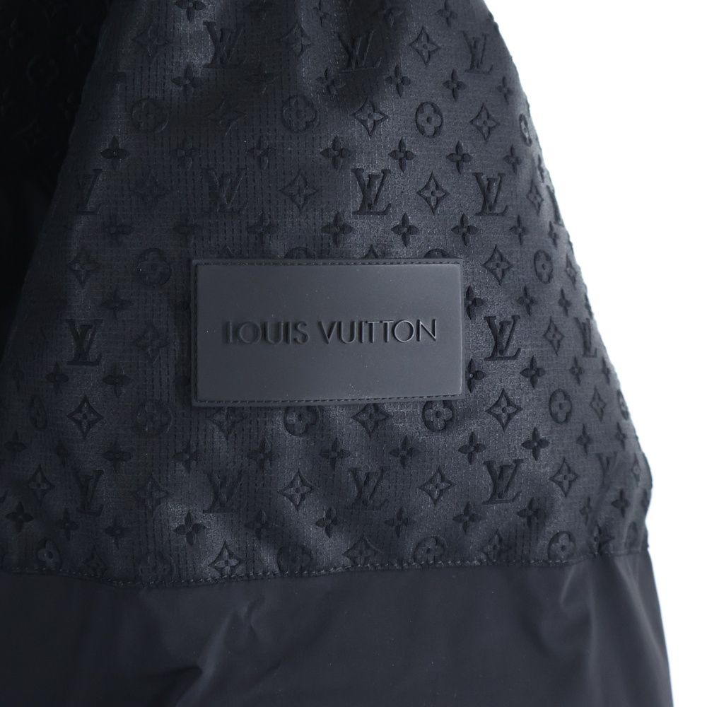 新品タグ付　LOUIS VUITTON　ブルゾン　モノグラム　ロゴワッペン　黒 LOUIS VUITTON (ルイヴィトン) 25SS モノグラムジャガード 切り替え