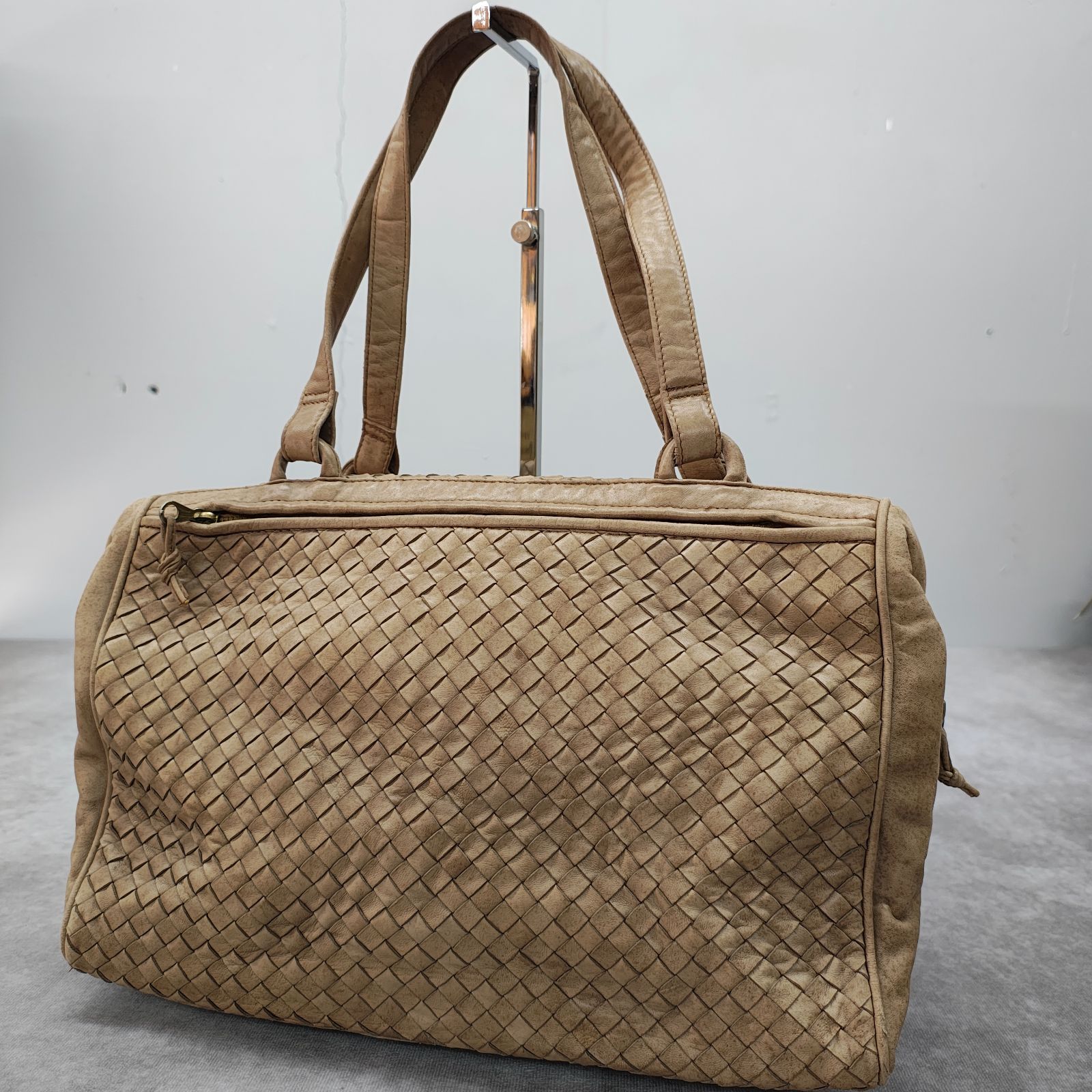 【美品/BOTTEGA VENETA】イントレチャートバッグ ベージュ BOTTEGA VENETA（ボッテガ・ヴェネタ） （未使用 展示品）ボッテガ