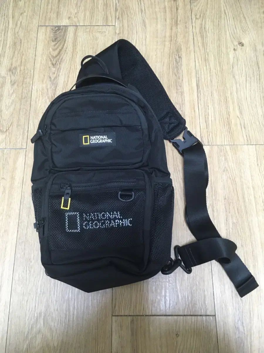 ナショナルジオグラフィック ブラック スリングバック