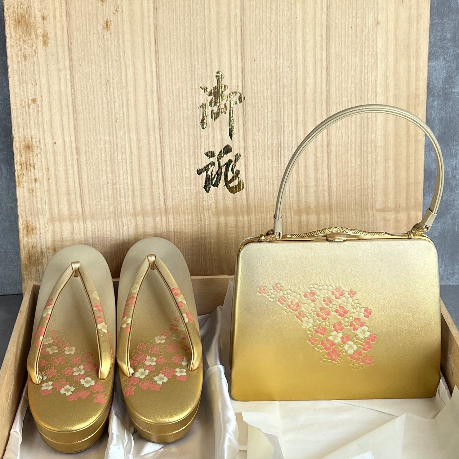 フォローで割引 ゴールド系 エナメル 合皮 レザー レディース草履 バッグ セット 女性 和装 和服 礼装 成人式 振袖 卒業式 入学式 冠婚葬祭 式典 結婚式 靴 鞄 ハンドバッグ ポーチ 03