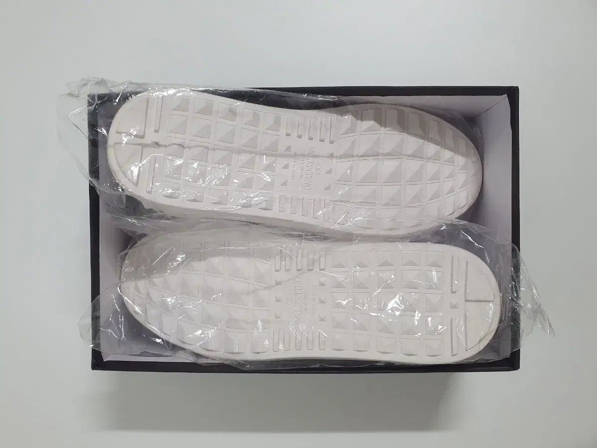 Valentino メタリック ストライプ オープン スニーカー 白 レッド