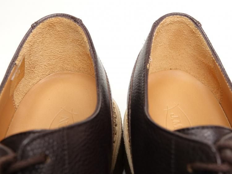 ダークブラウン