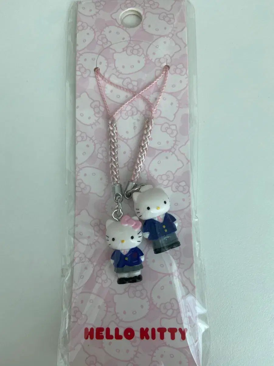 新品 ハローキティ DEAR.ダニエル ストラップ - メルカリ