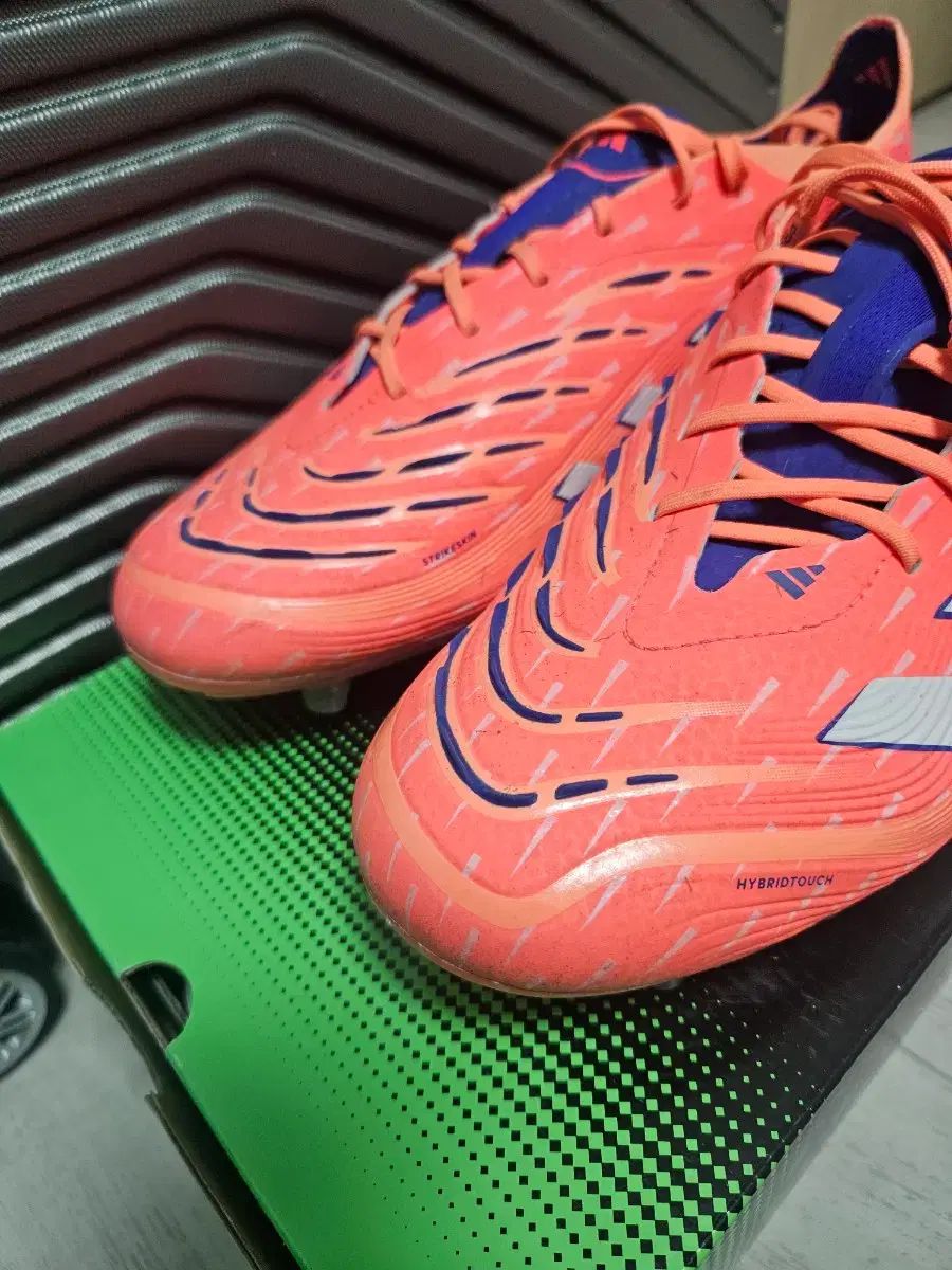 アディダス プレデター