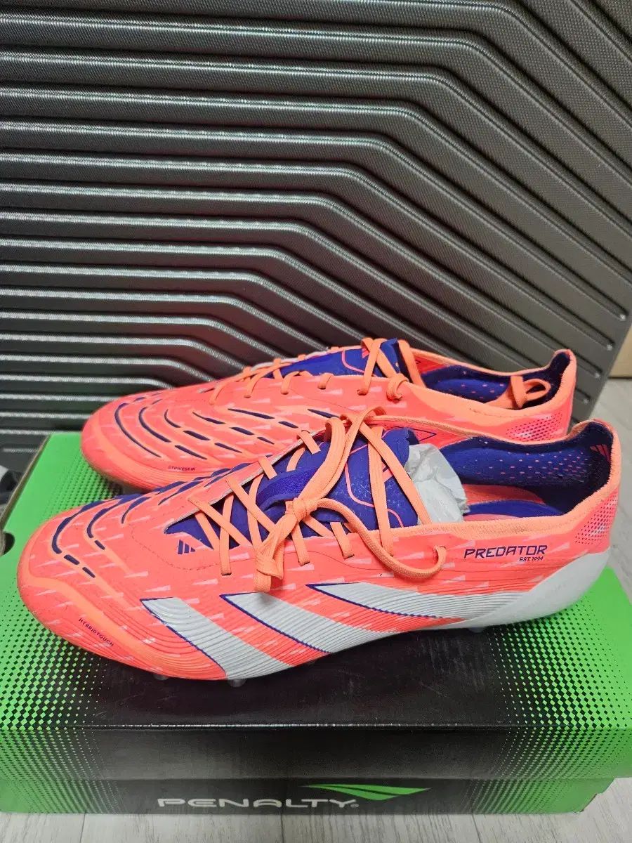 アディダス プレデター