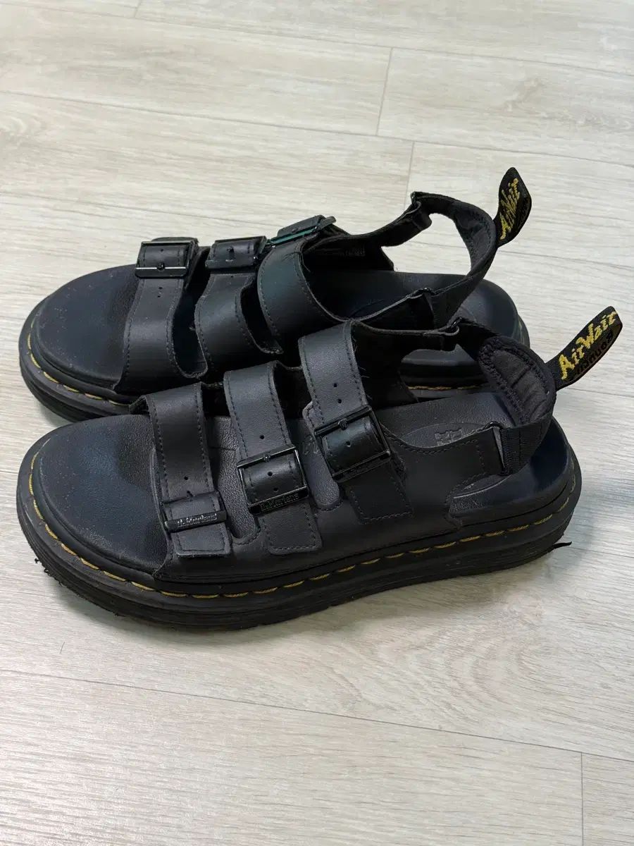 MARTENS ドクターマーチン