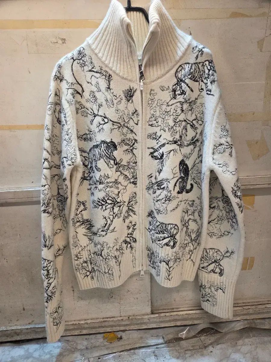 ニットカーディガン 柄は 66 88 サイズ