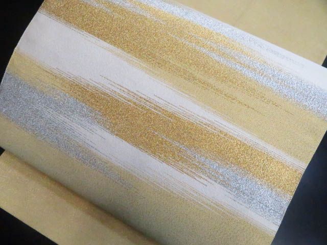 a2510-152 名古屋帯 八寸 美品 正絹 着物 松葉仕立て 明綴れ 美品】 名古屋帯 秀品 八寸名古屋帯 松葉仕立て 幾何学模様 金糸 茜色