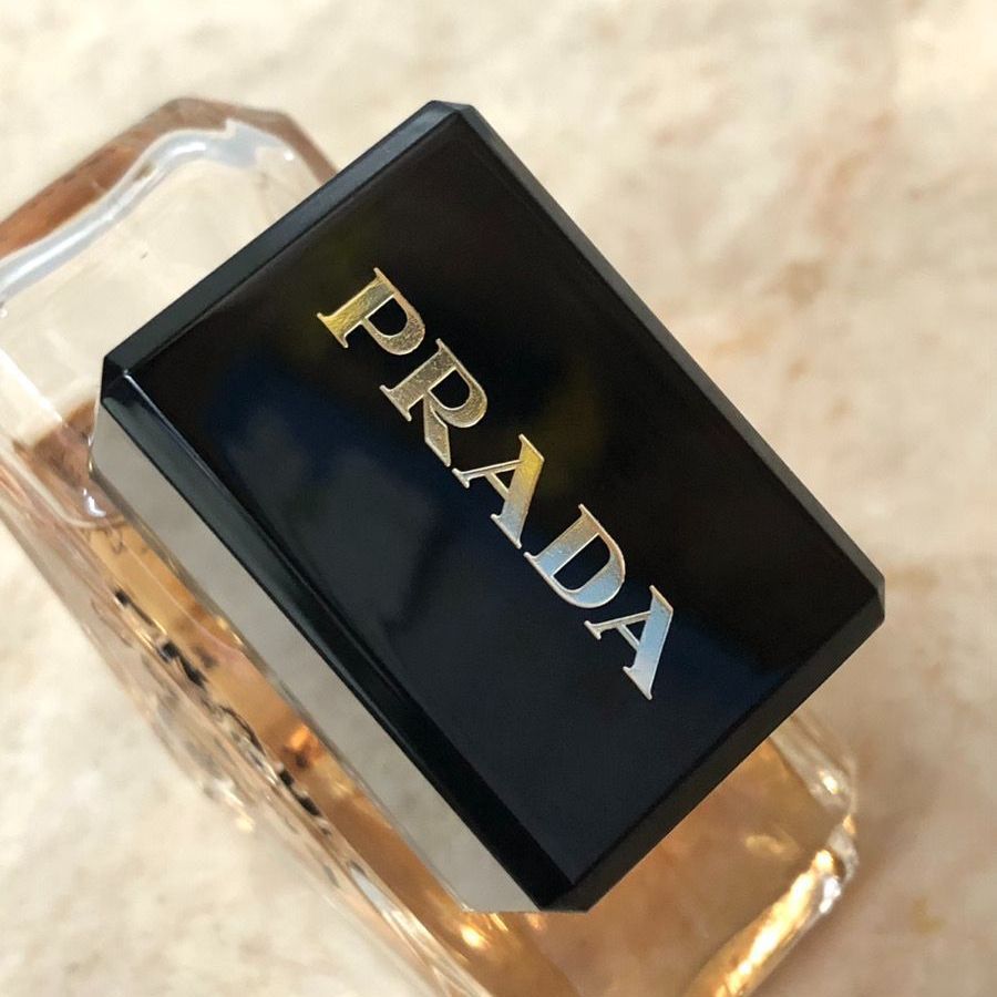 プラダ パラドックス