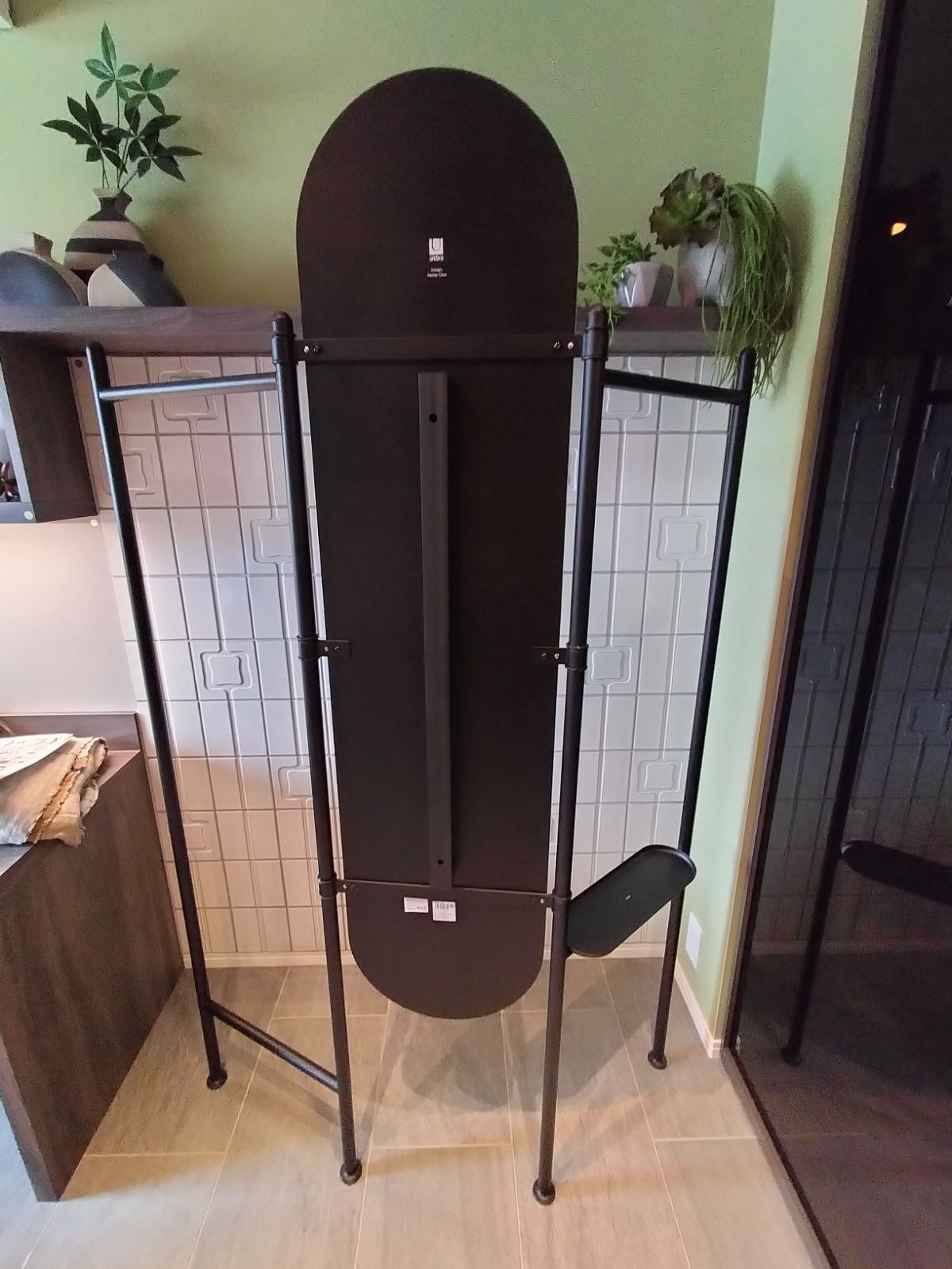 umbra ヴァラ フロアミラー ハンガーラック モデルルーム展示品 (JTH06