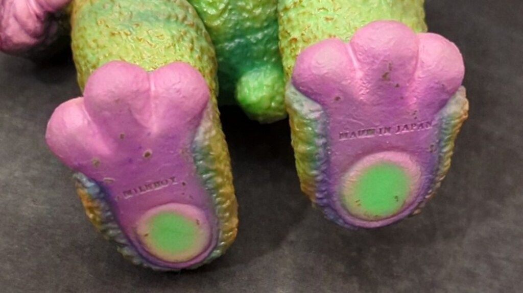 MILKBOY TOYS IT BEAR 蛍光グリーン 限定版フィギュア その他 