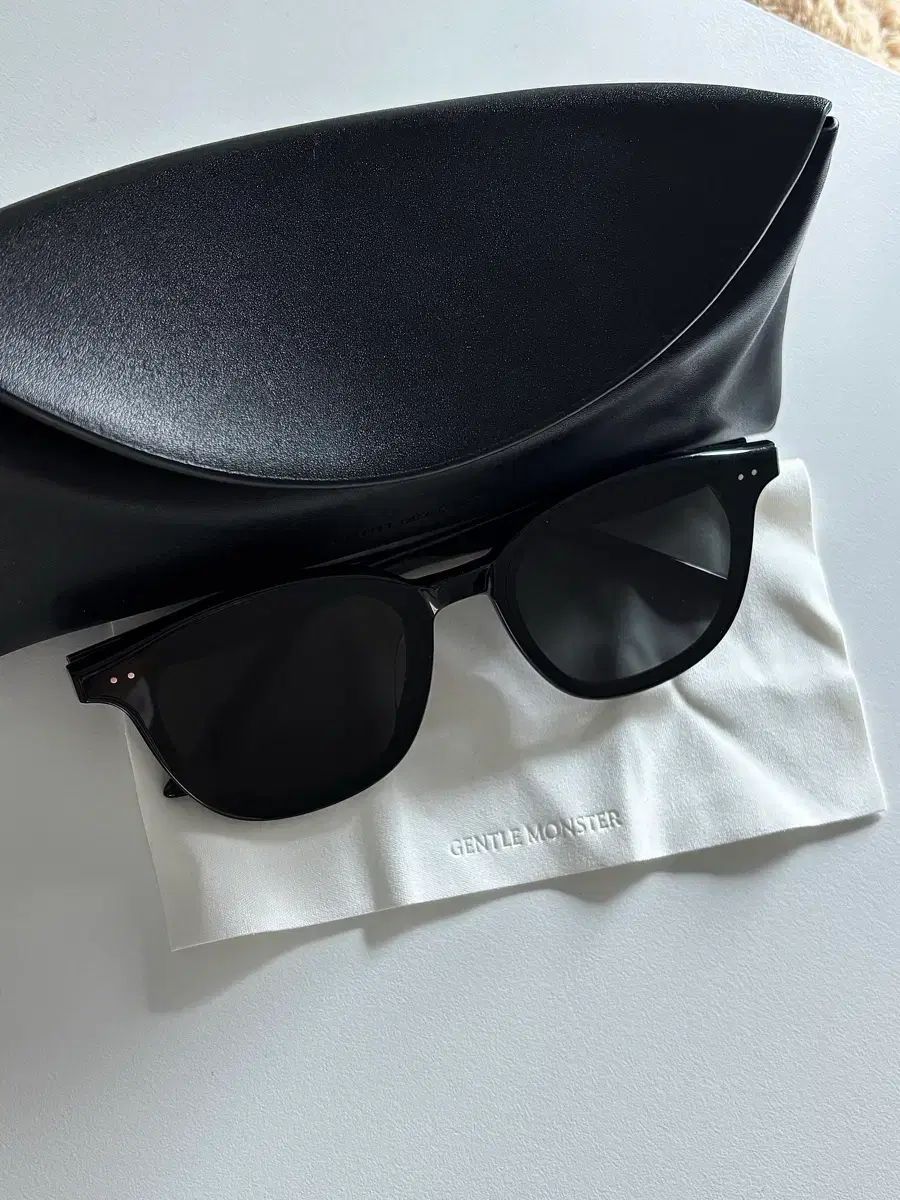 GENTLE MONSTER ジェントルモンスター JUUDGE 01 ブラック サングラス