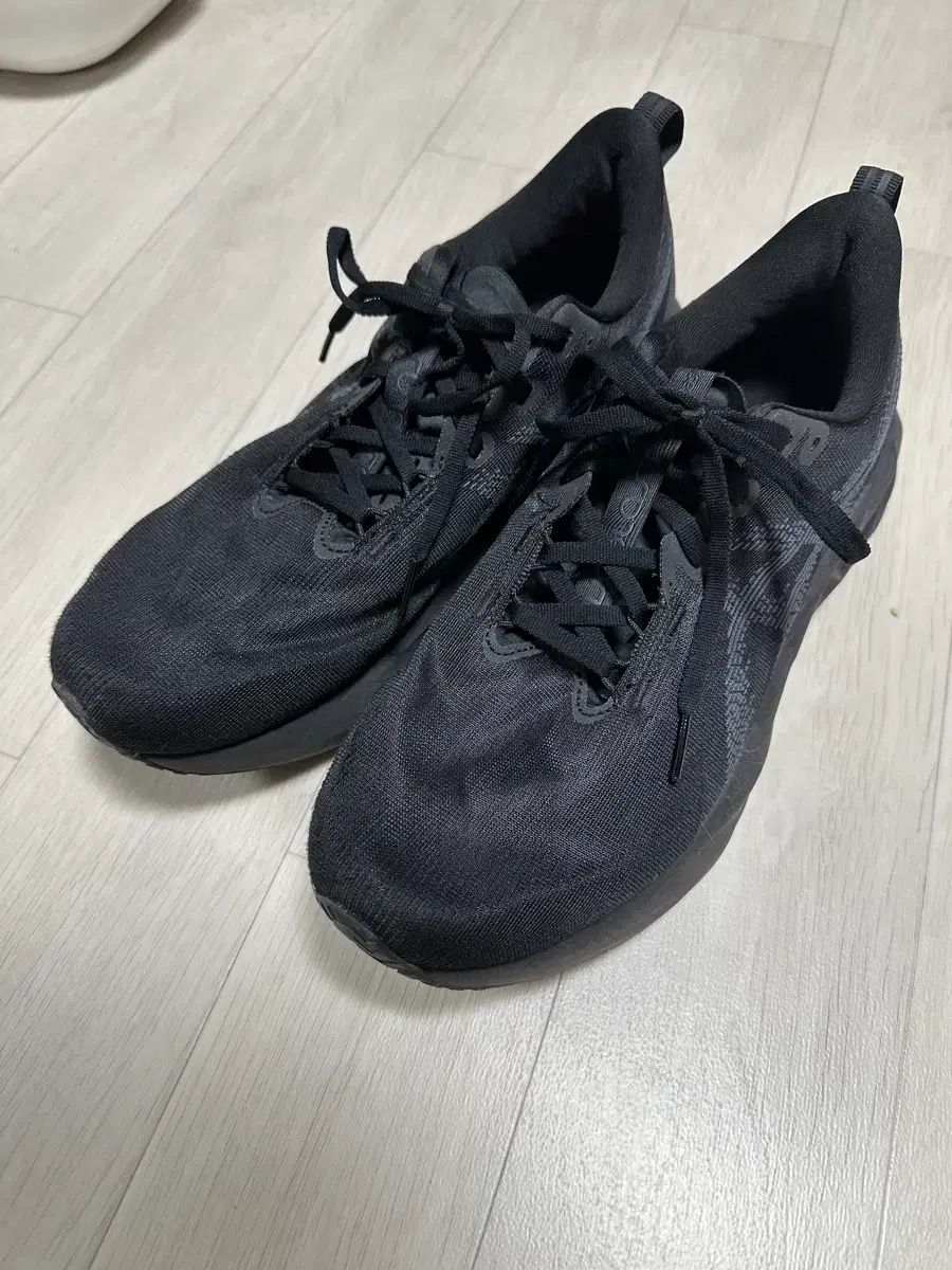 アシックス ノヴァブラスト5 オールブラック ワイド 285