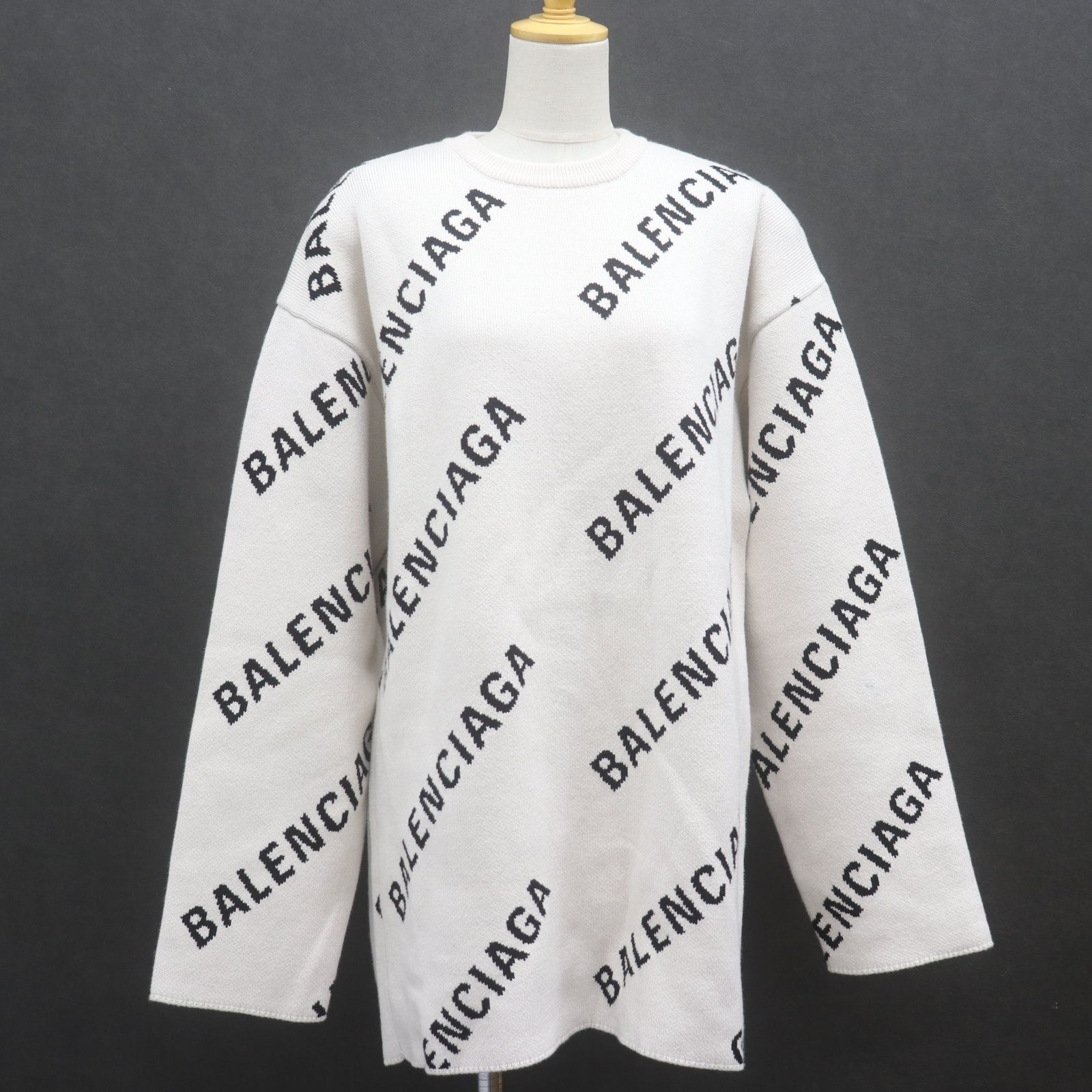BALENCIAGA ホワイトセーター ロゴ付き ITWIXXKBAJFS BALENCIAGA バレンシアガ セーター ニット 長袖 ロゴ 総