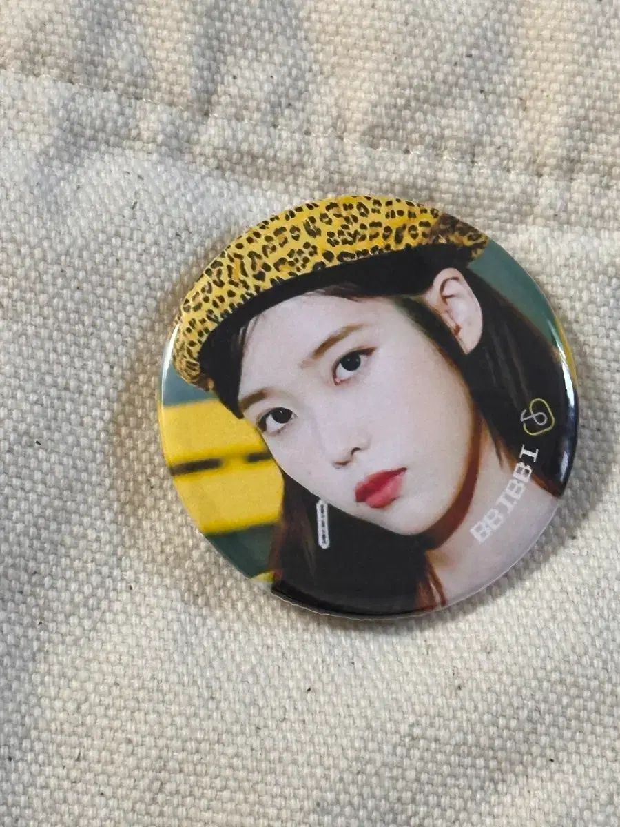 IU BBIBBI ピンバッジ まとめ