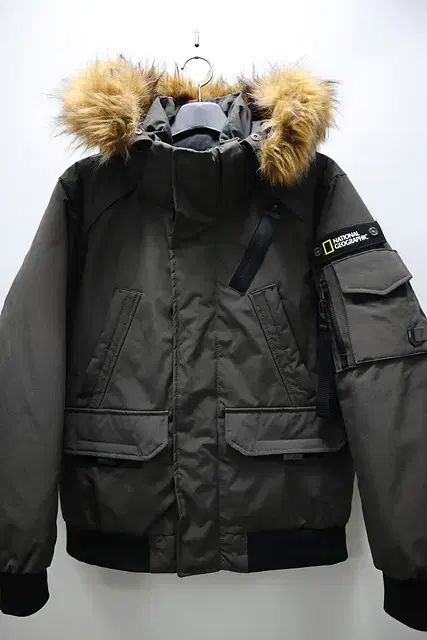 ナショナルジオグラフィック フード ダウン アウター カーキ色