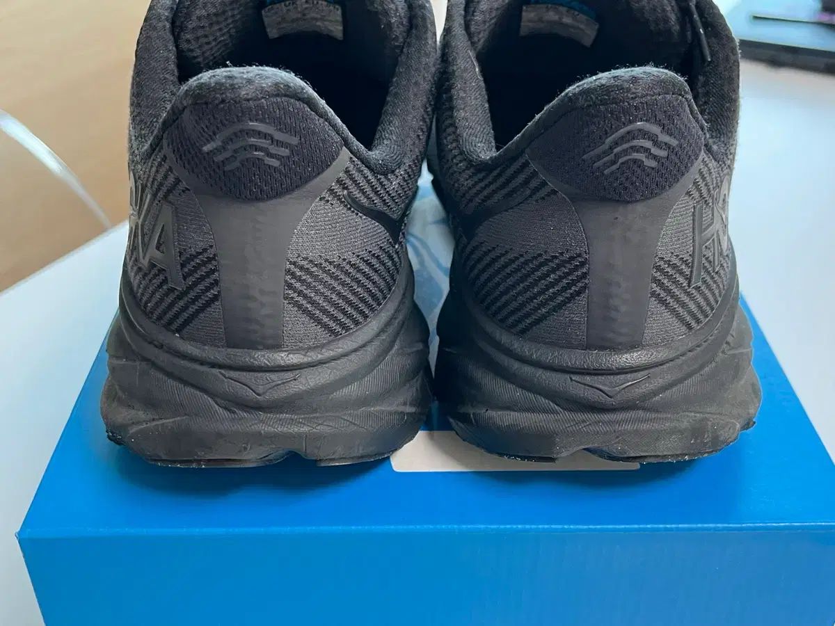  HOKA ONE Clifton 9 WIDE Black 270 mm US 登山靴 トレッキングシューズ アウトドアシューズ