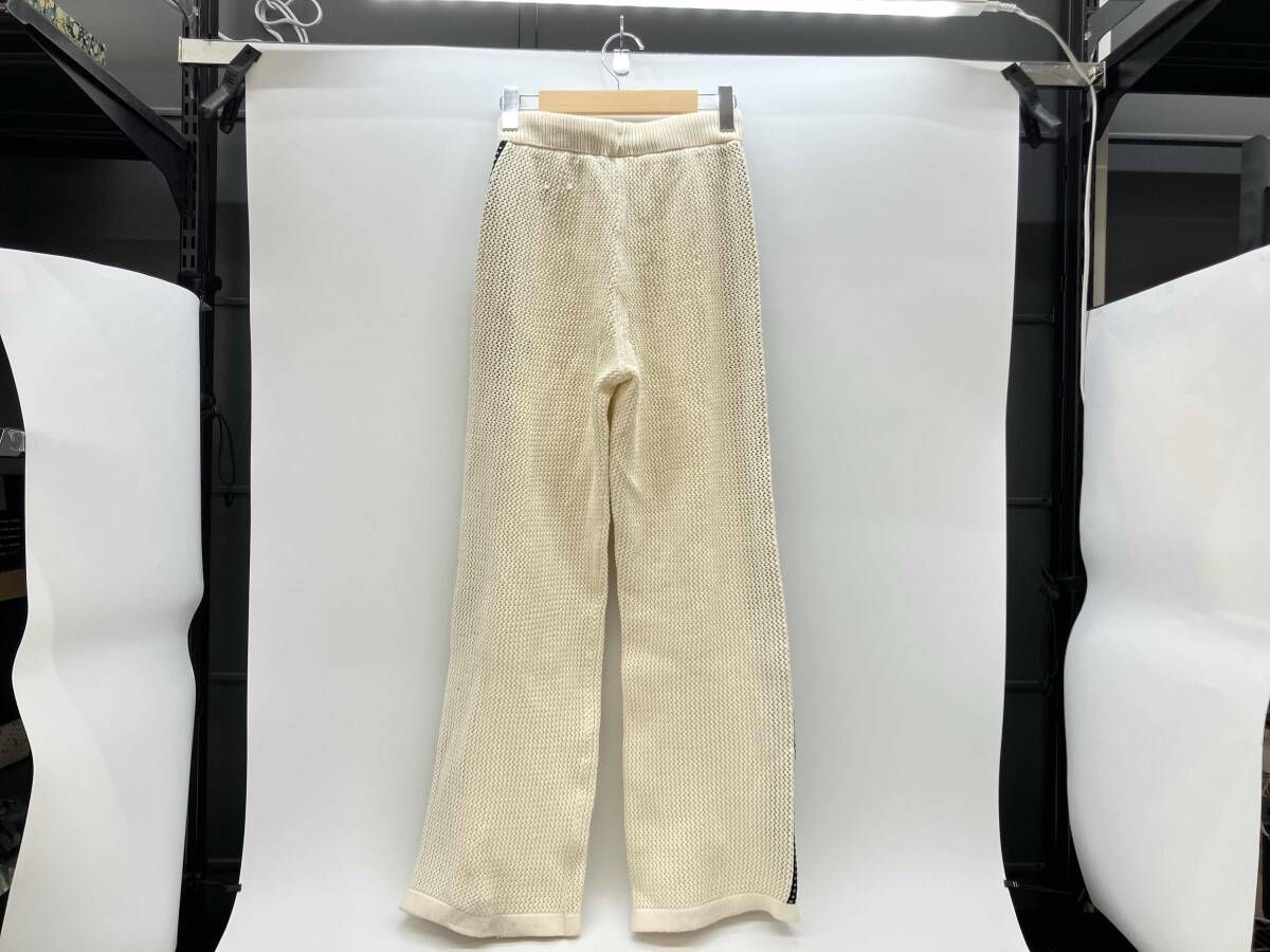 トラックパンツ