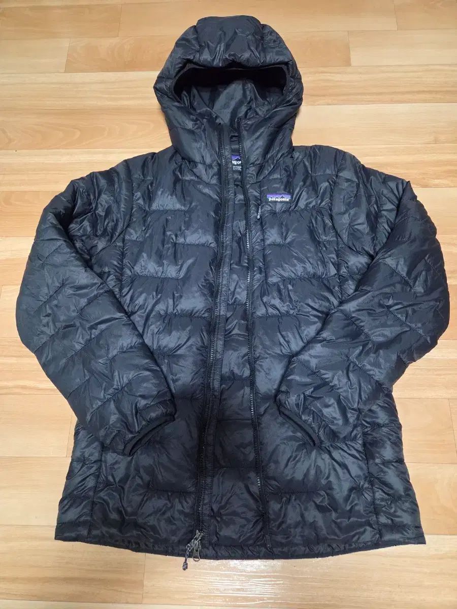 パタゴニア マクロパフ フーディー ブラック s