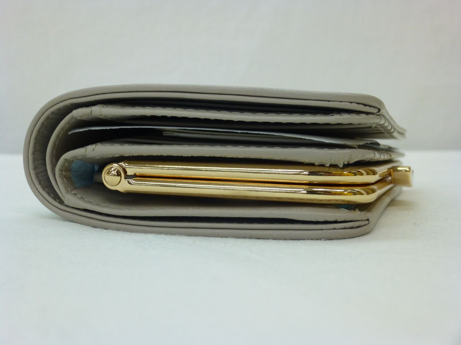 二つ折り財布 ライトブルー