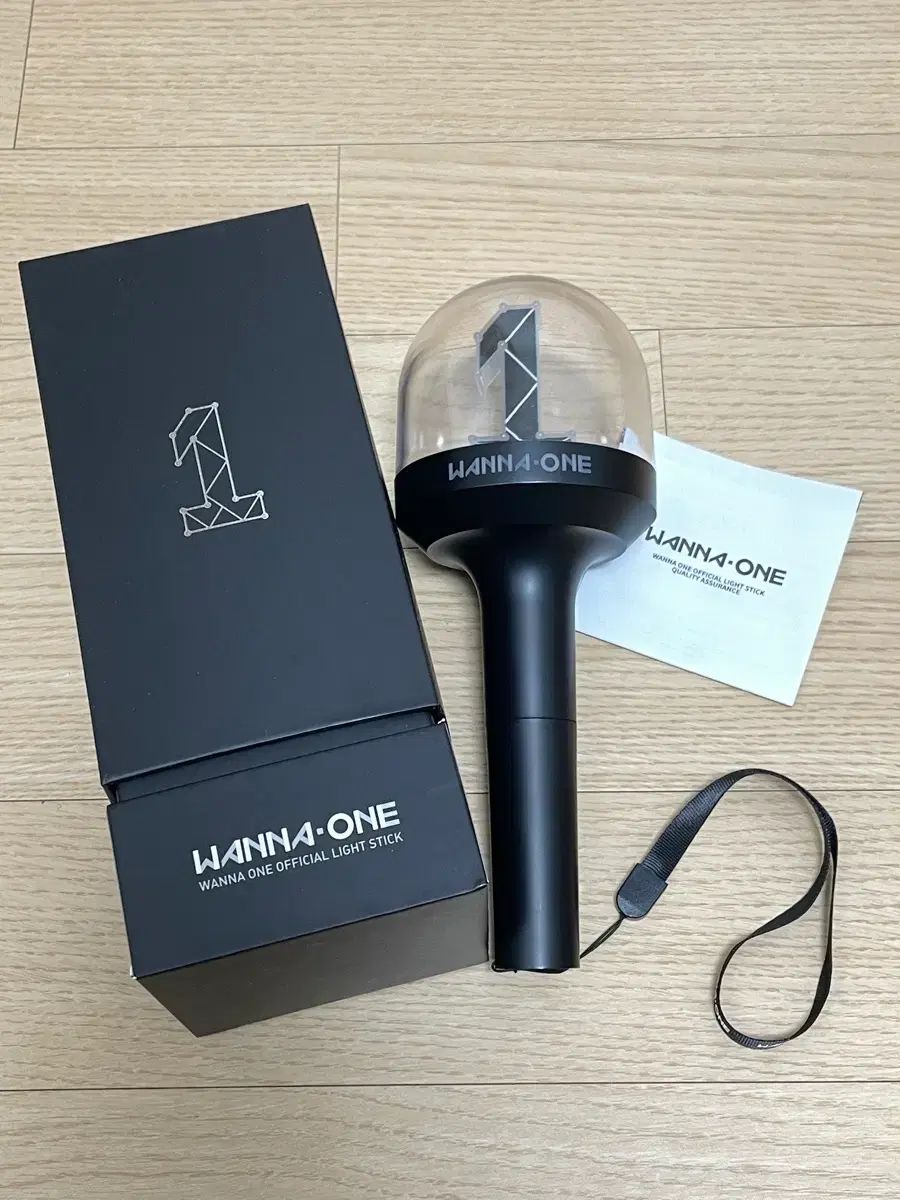 Wanna One（ワナワン） ペンライト - メルカリ