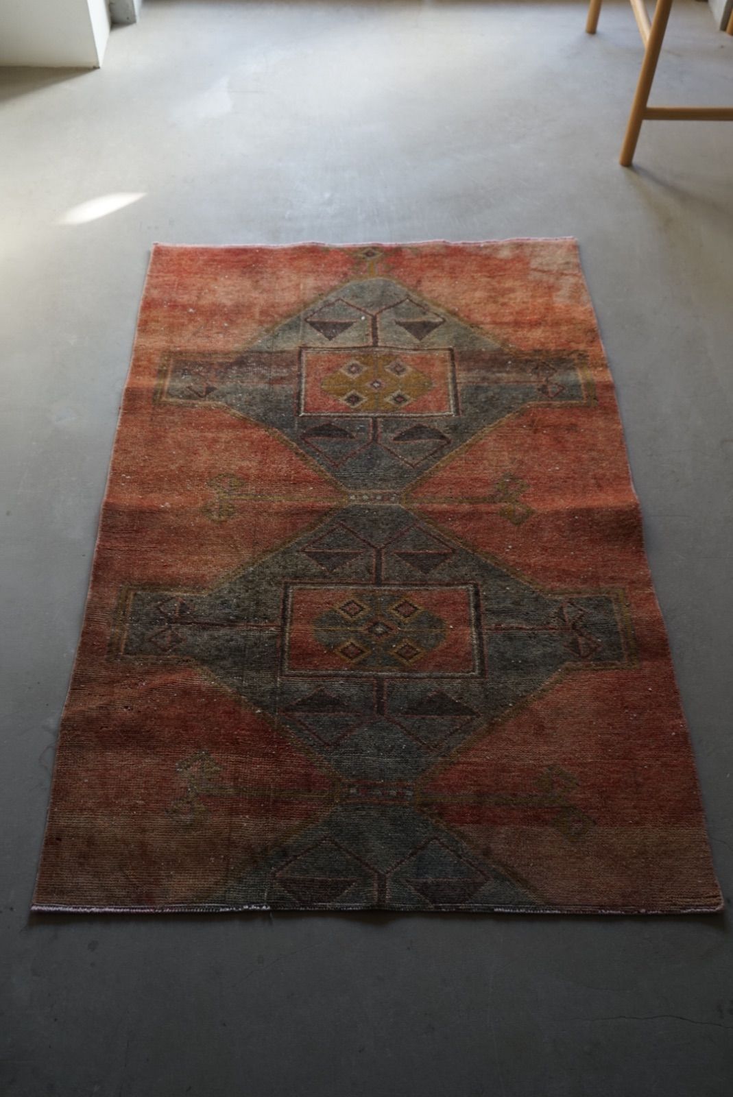 ヴィンテージラグ トルコ ウシャク オレンジ スモールサイズ 1970年代