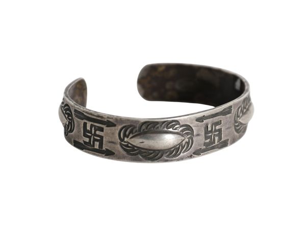 な ! 30 s ナバホ スワスティカ スタンプ インゴット シルバー バングル ヴィンテージ インディアン ジュエリー ブレスレット 逆卍 アロー