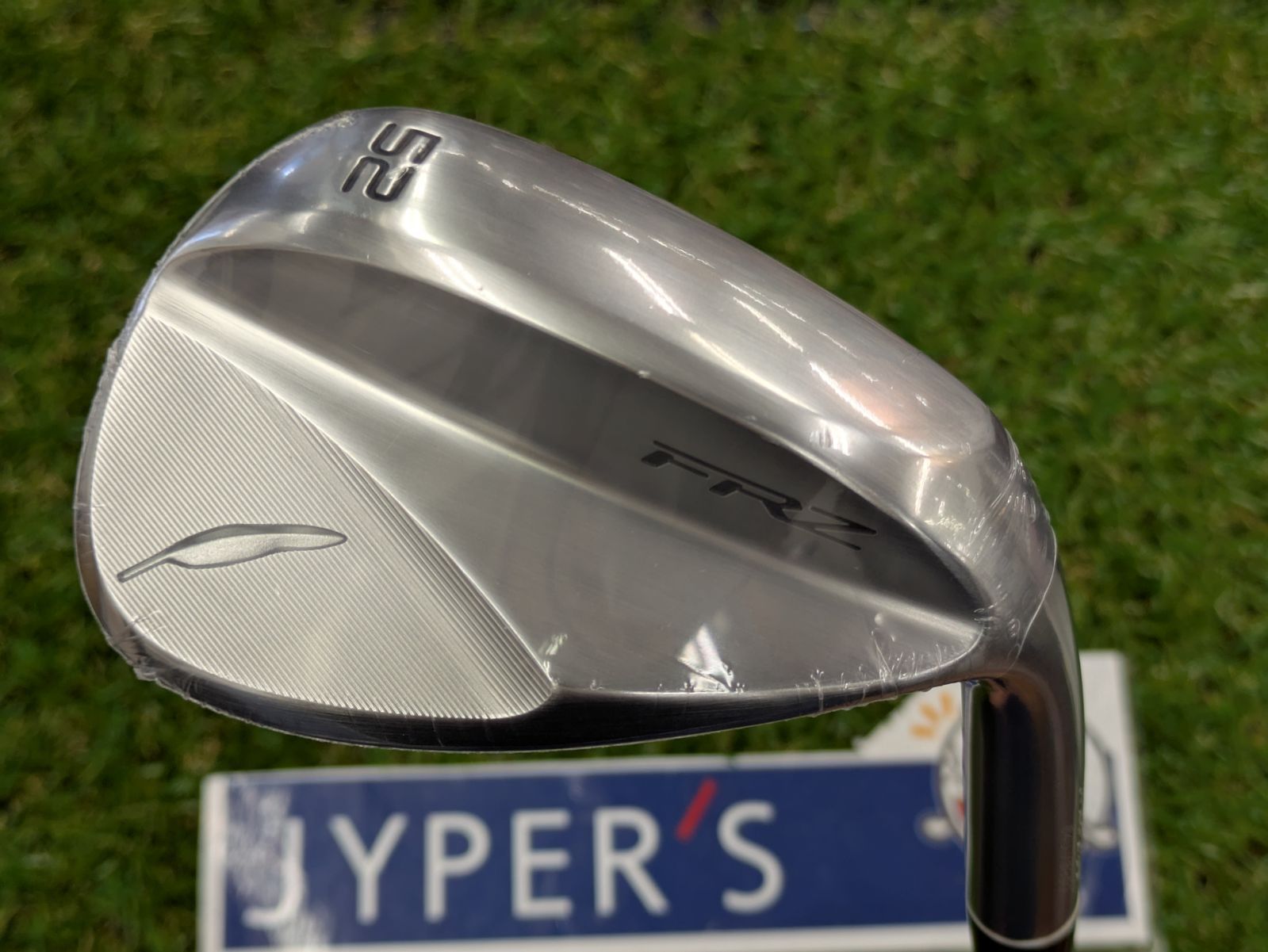 Wg【新品未使用品】フォーティーン FRZ 52°/7° パールサテン仕上げ