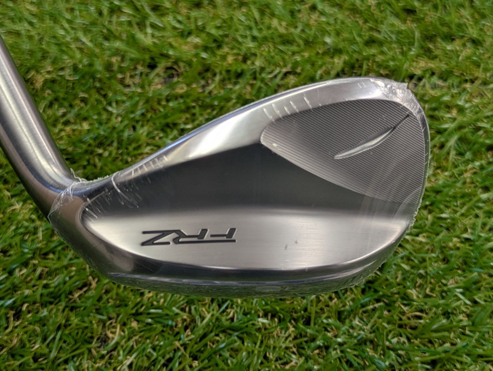 Wg【新品未使用品】フォーティーン FRZ 58°/6° ウェッジ パールサテン