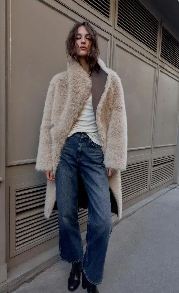 シーズン アイテム リバーシブル ファー コート 軽量でフィット感がかわいい 양면 ロング ムートン