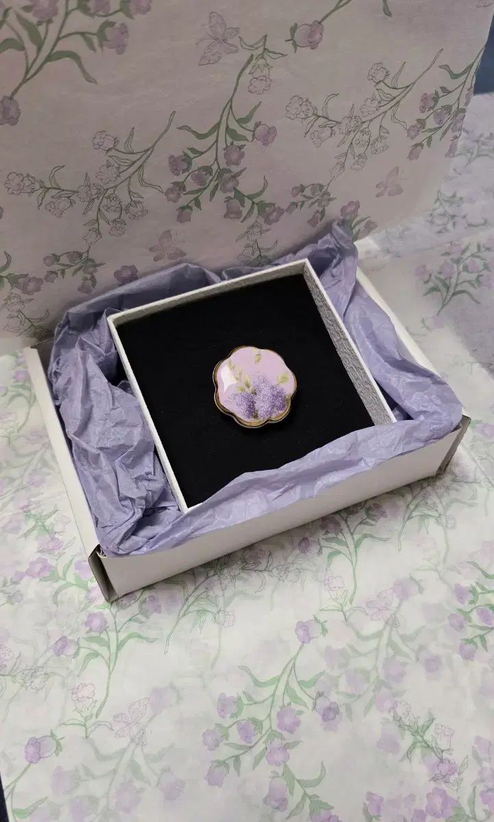 オリジナル ヴィンテージ ブローチ ロイヤルアルバート ラベンダー 花 ゴールド 装飾