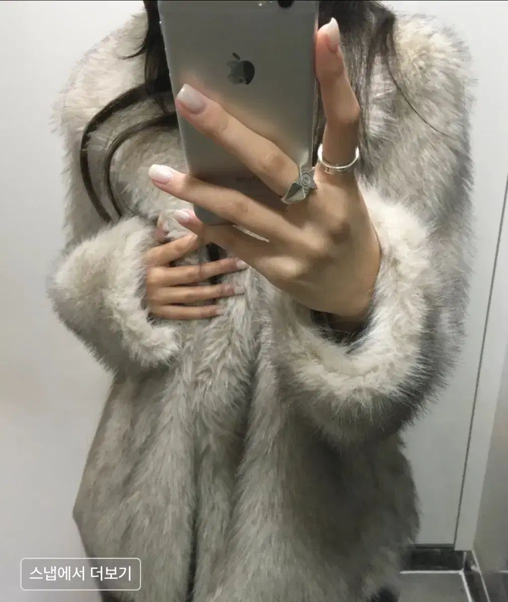 オフィシャル ファージャケット FLUFFY MIX FUR JACKET LIGHT GRA
