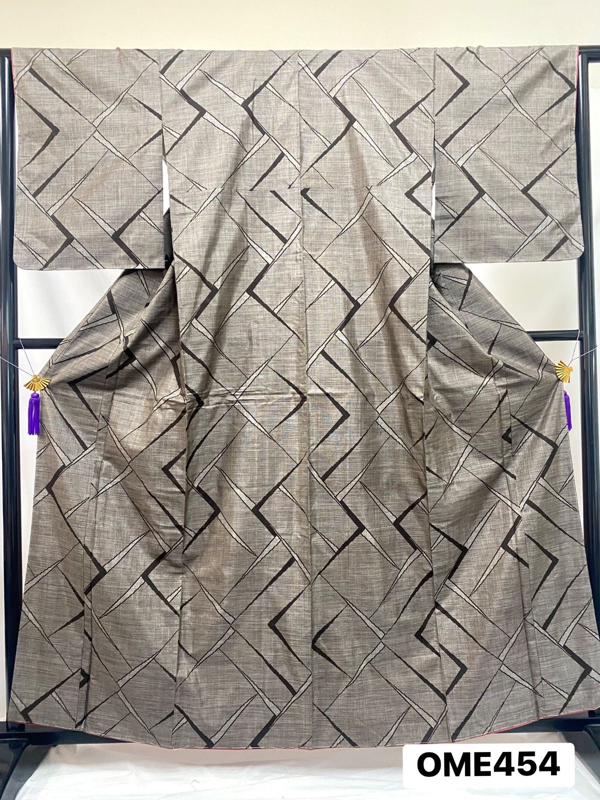 着物 大島紬 泥染め 袷 正絹 しつけ糸あり 幾何学模様 和装 OME 454