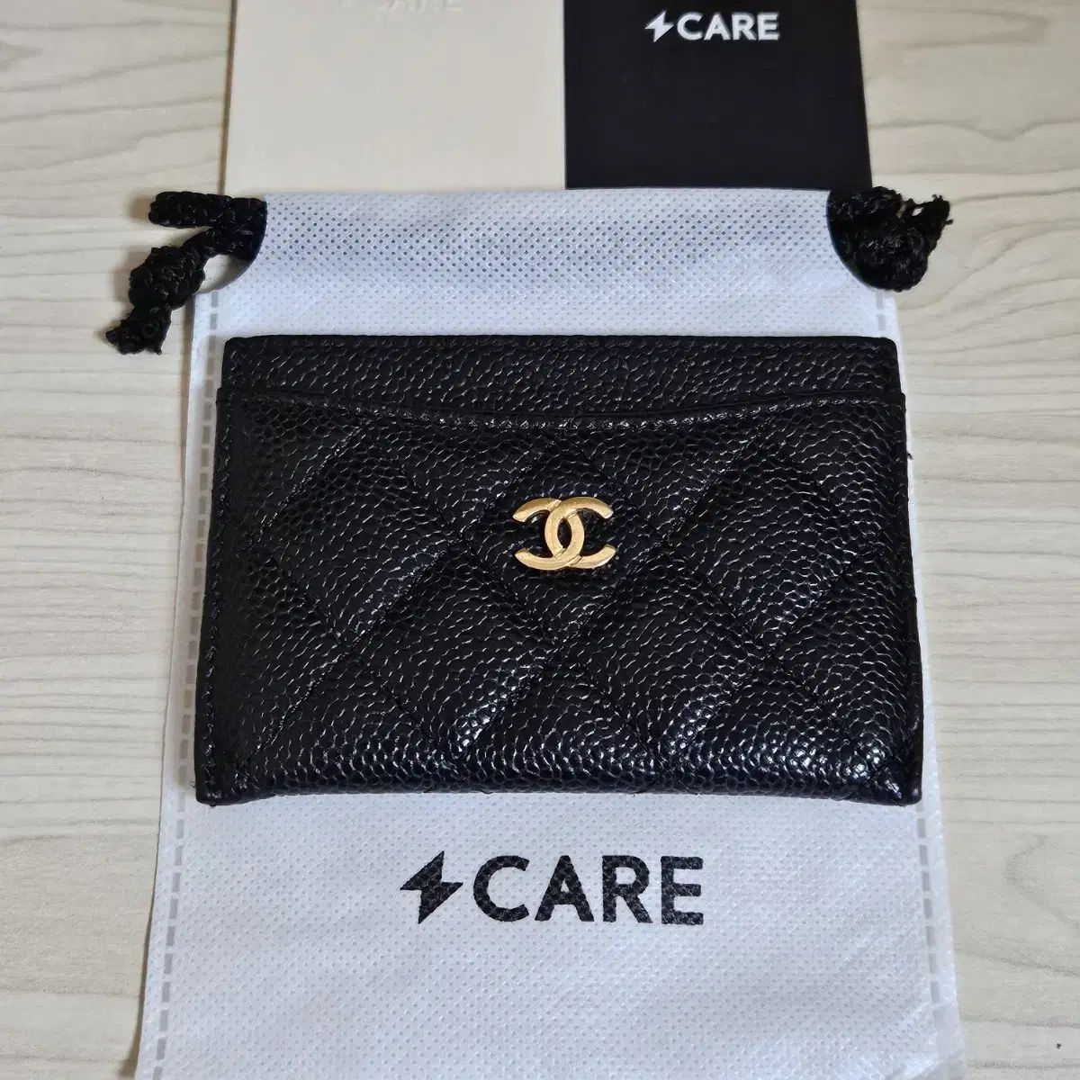 シャネル キャビア カードウォレット ブラック ゴールド