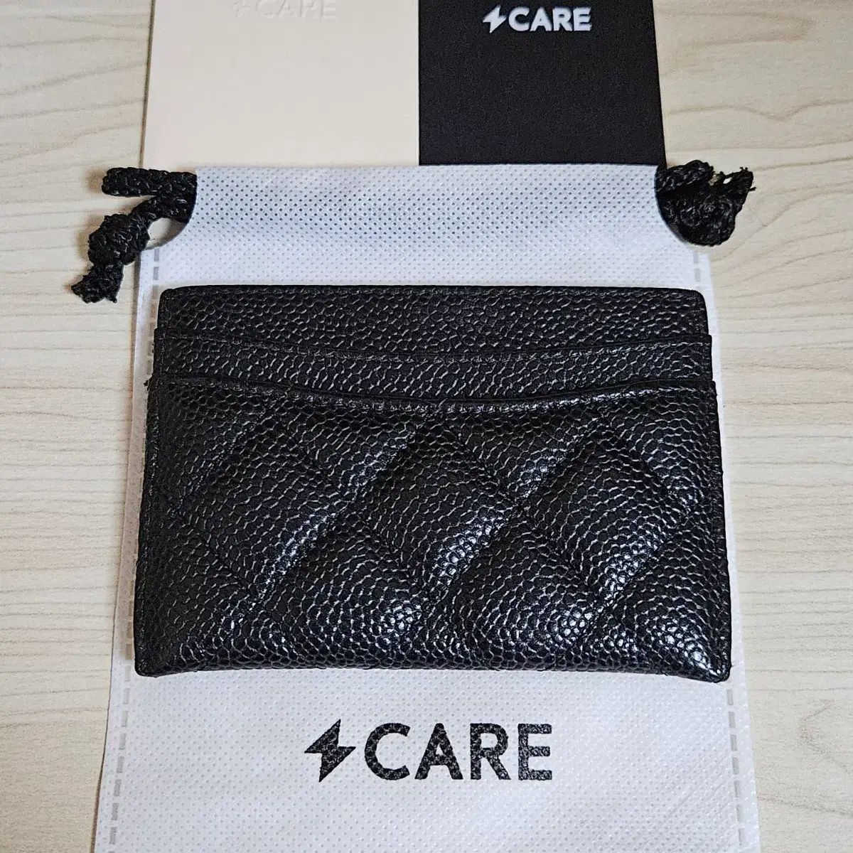 シャネル キャビア カードウォレット ブラック ゴールド