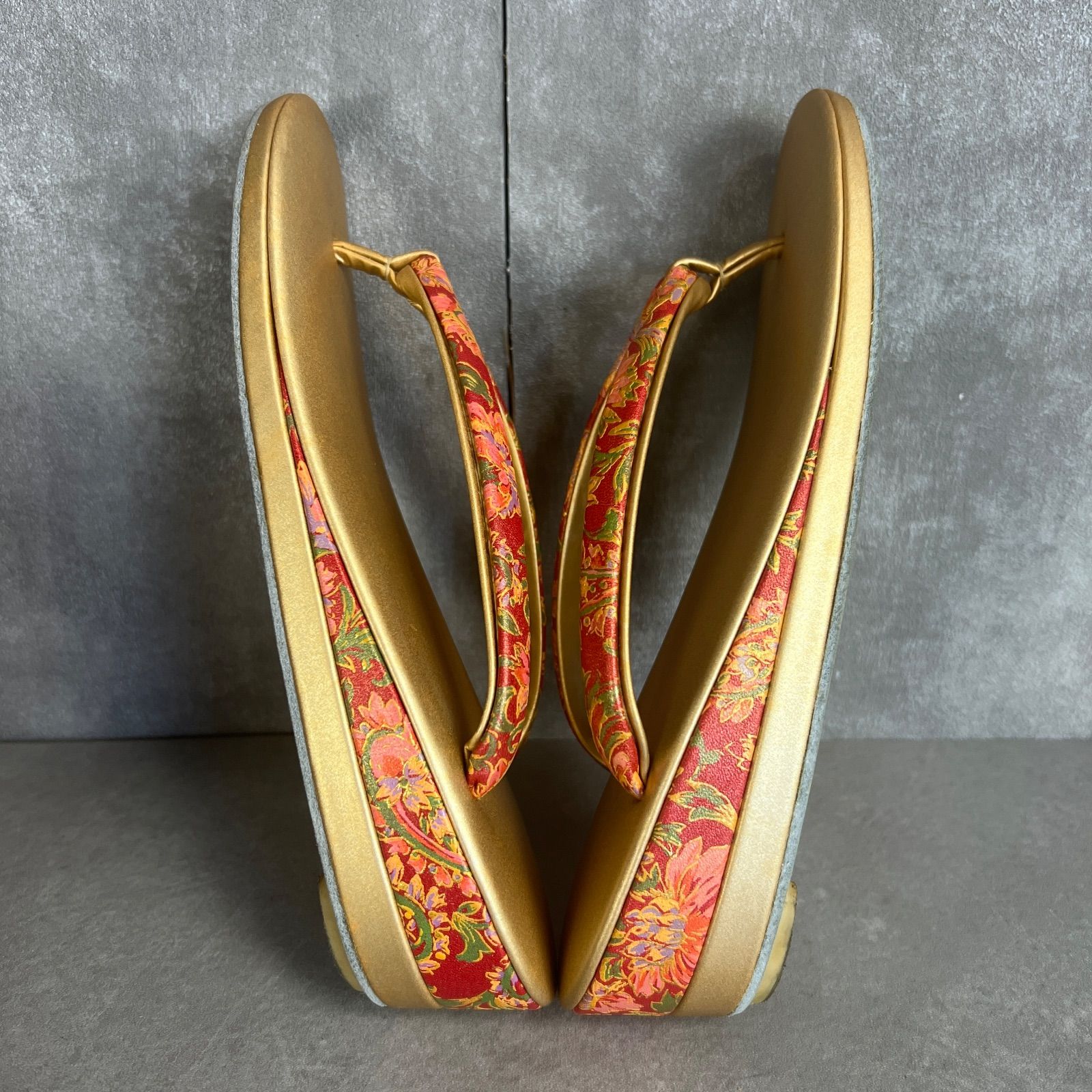 フォローで割引 花柄 ゴールド系 エナメル 合皮 レザー レディース草履 バッグ セット 女性 和装 和服 礼装 成人式 振袖 卒業式 入学式 冠婚葬祭 式典 結婚式 靴 鞄 ハンドバッグ ポーチ 卒業式対応 ボトムス