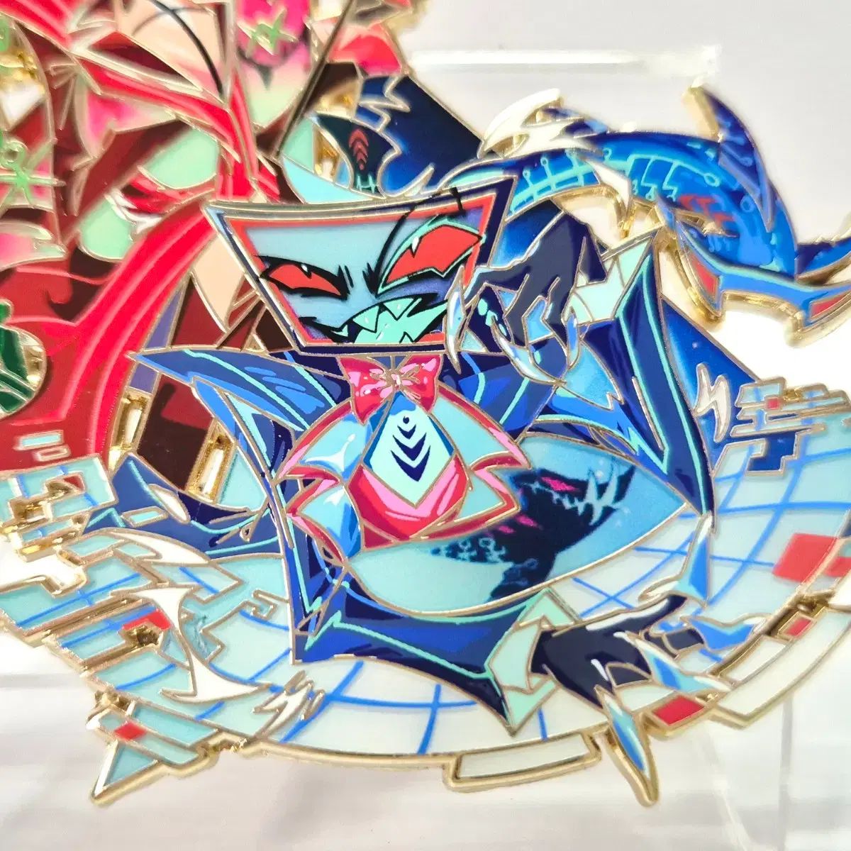 ハズビンホテル アラスター ヴォックス メタルバッジ A