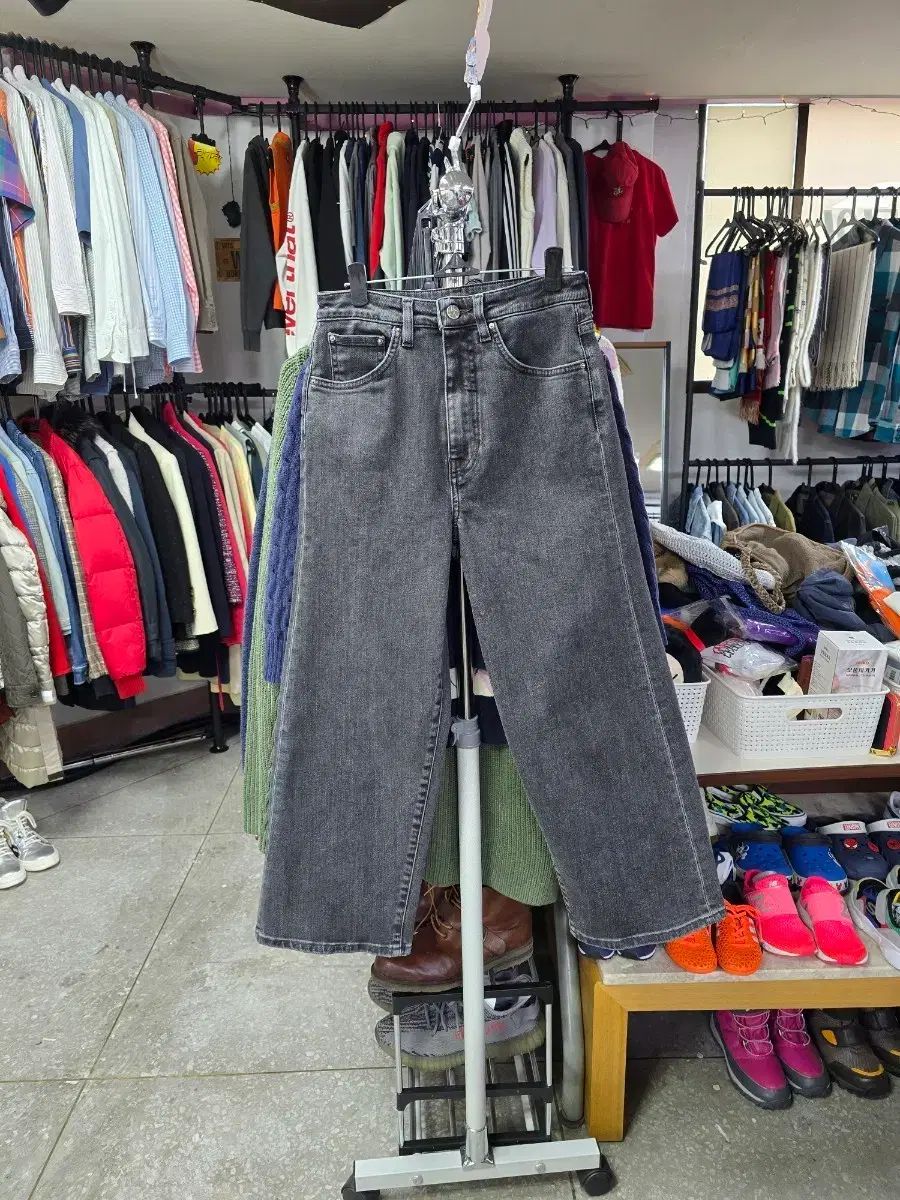 Toteme トーテム ウォッシュ ブラック デニム ワイド パンツ 1436