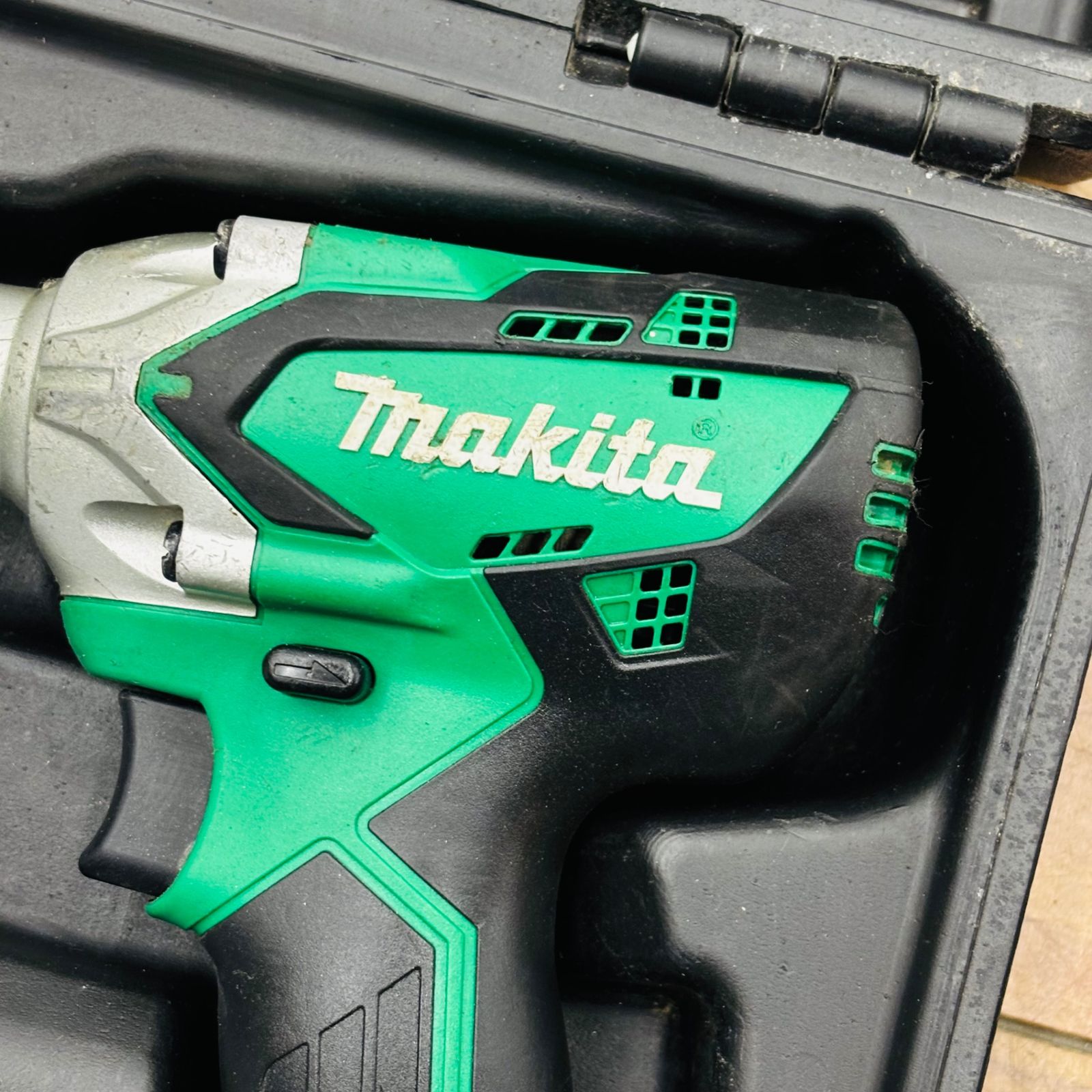 ◆マキタ makita 14.4 V 充電式インパクトドライバー